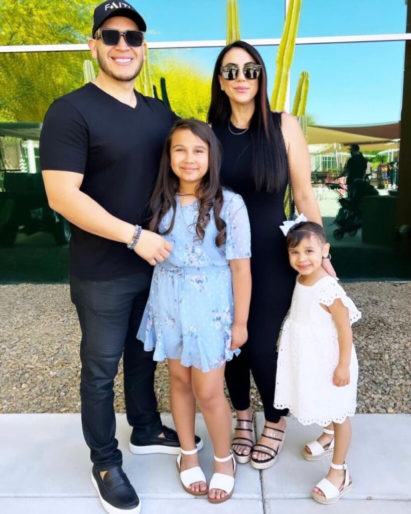 Carlos Reyes wife and kids