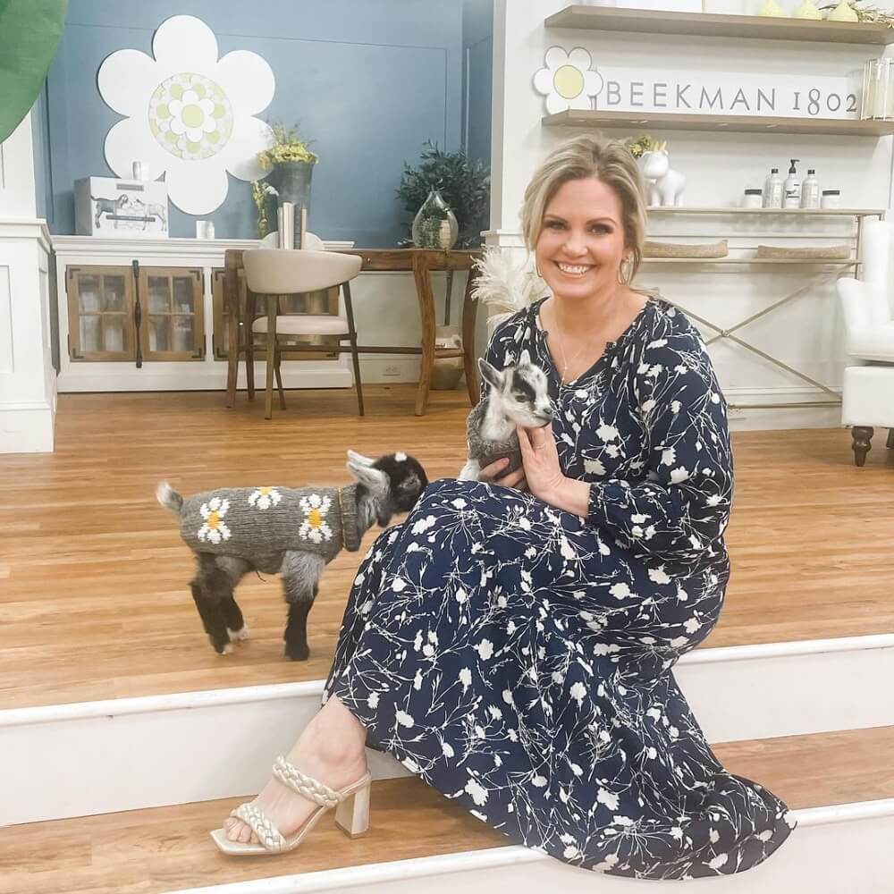 Terri Conn QVC Age, Net Worth, Husband, Daughters, Wiki