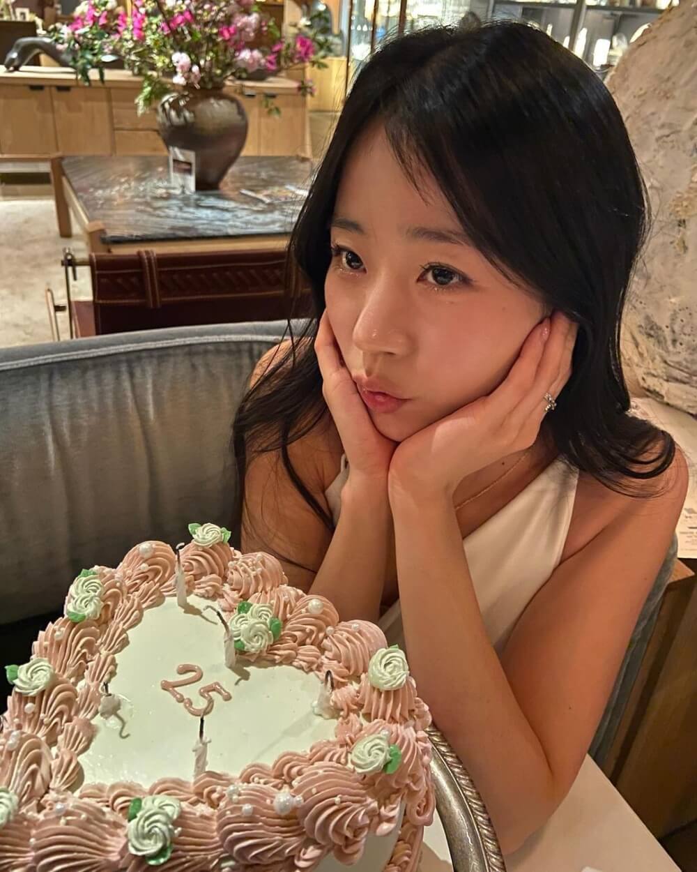 Evelyn Ha Age, Height, Parents, Boyfriend, Net Worth, Sisters