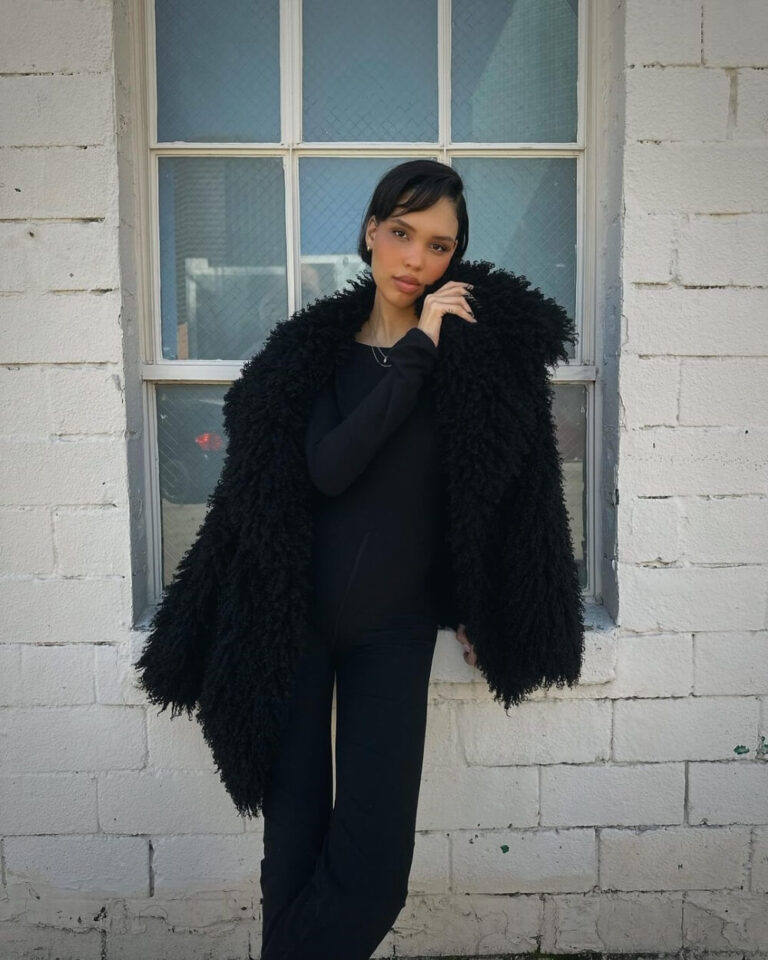 Nara Smith Age, Height, Husband, Kids, Parents, Net Worth