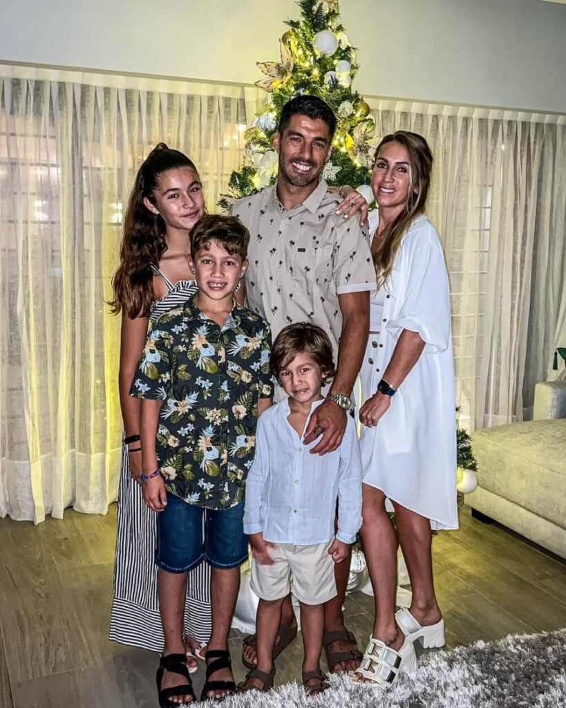 Delfina Suárez Parents and Siblings