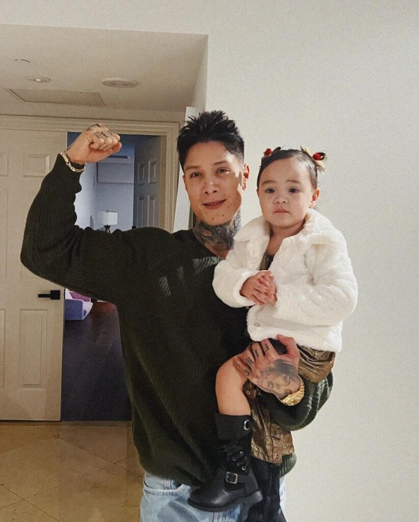 Chris Heria and his daughter Ocean picture