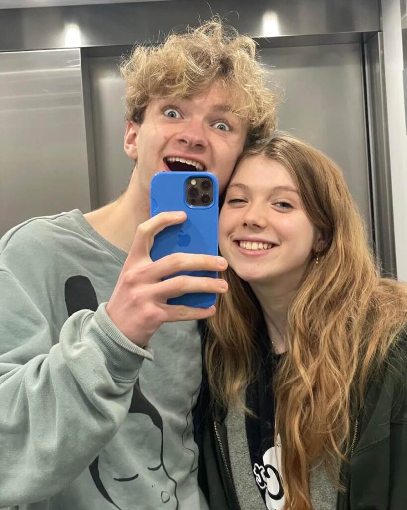 TommyInnit Girlfriend