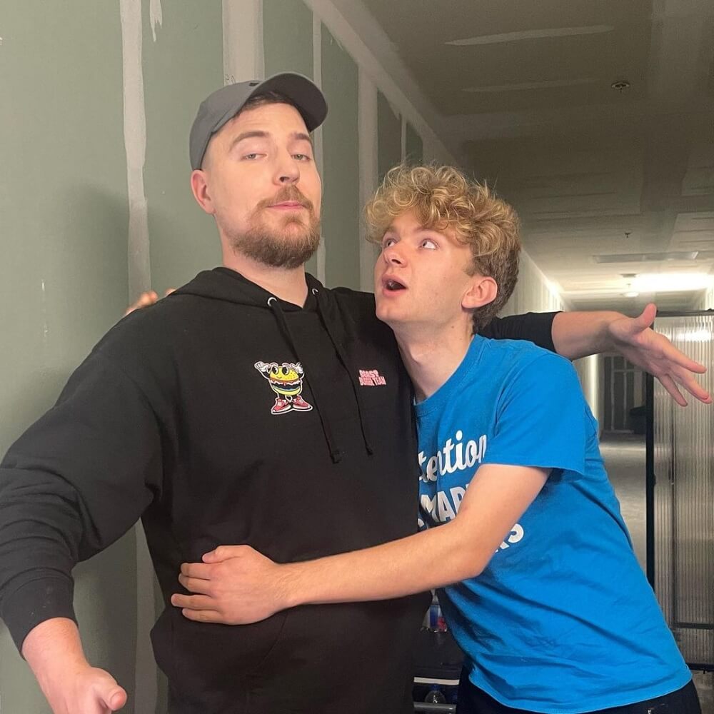 TommyInnit with Mr. Breast
