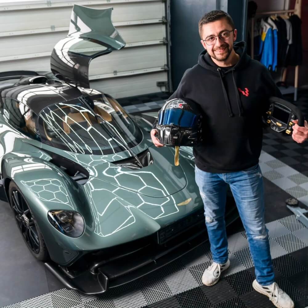 Misha Charoudin pict.