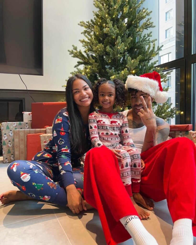 Prettyboyfredo with his family pic
