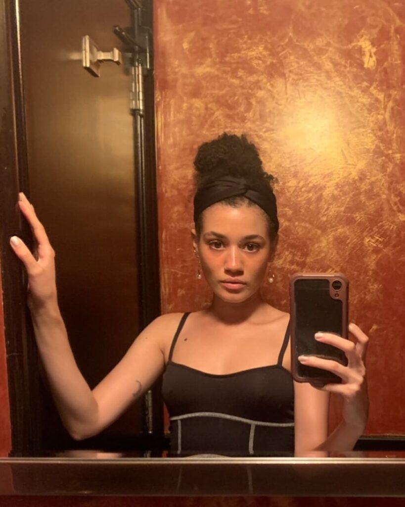 Alicia Crowder pict.