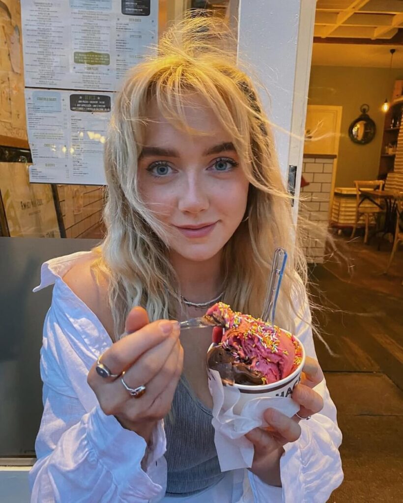 Amelia Kenworthy pic