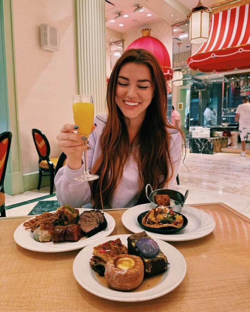 Karissa Eats Karissa Eats Age, Height, Husband, Weight, Net Worth, Parents