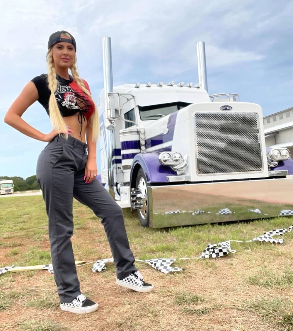 Leanne Dannhaus Real Name, Age, Husband, Net Worth, Bio