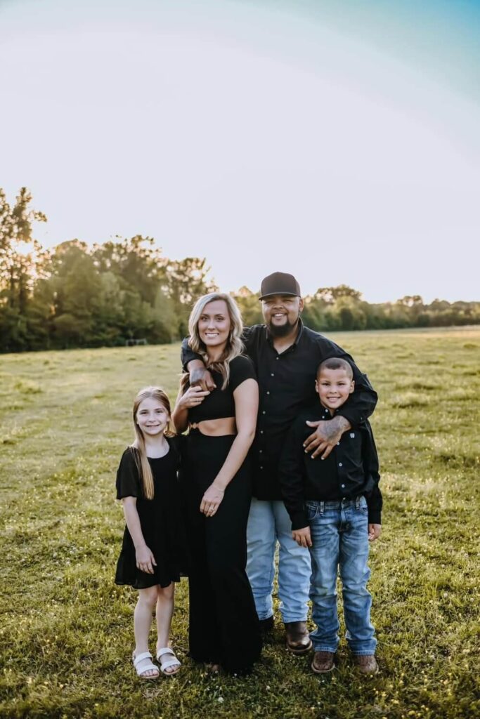 Dalton Dover pic with Kinsey Jones and kids