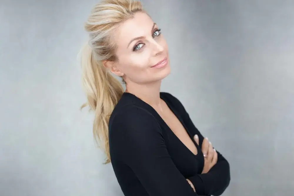 Evy Poumpoura picture