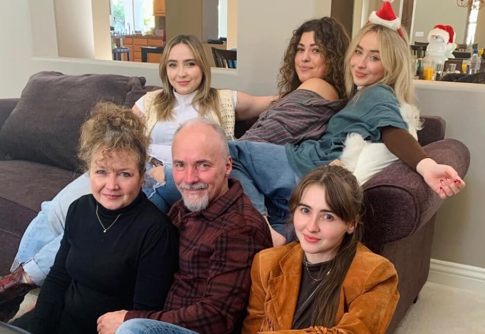 Sabrina Carpenter Parents and Sisters