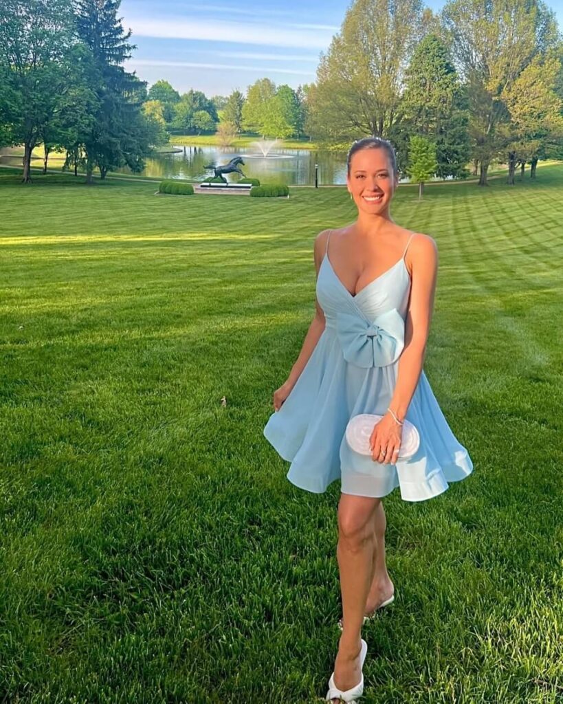 Lauren Compton Picture
