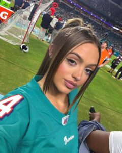 Woah Vicky Age, Husband, Parents, Net Worth, Height, Ethnicity