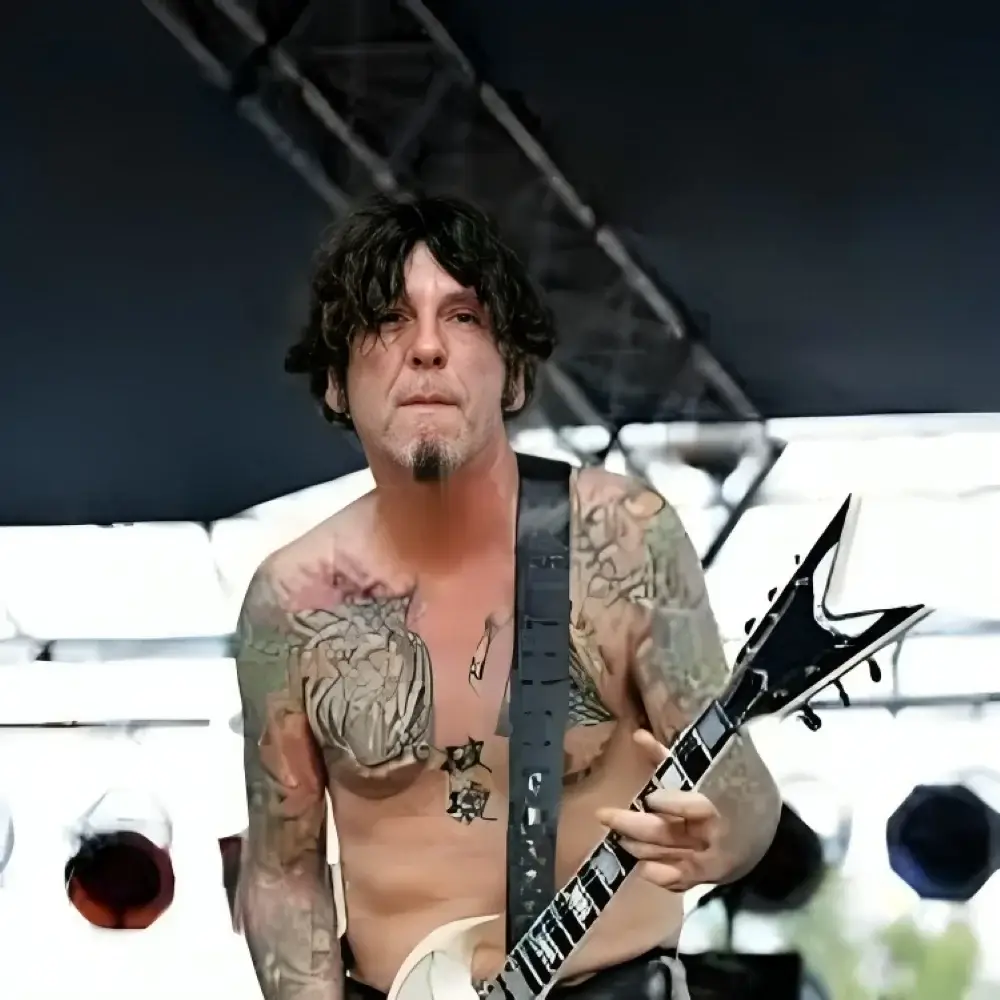 Tracii Guns image