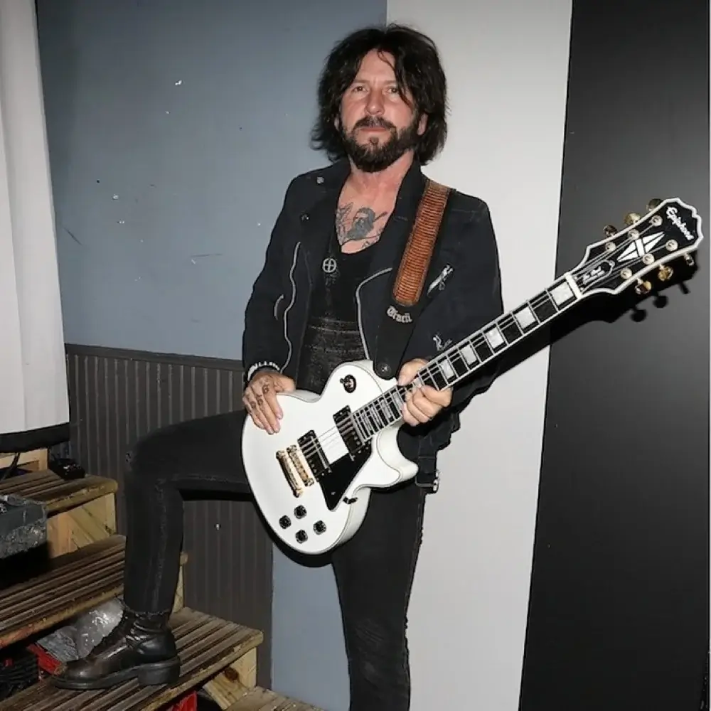 Tracii Guns photo