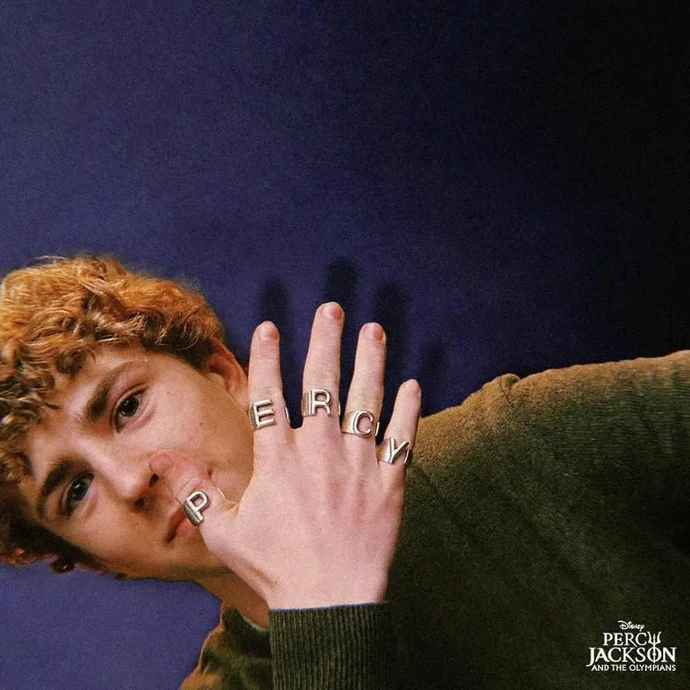 Walker Scobell photo