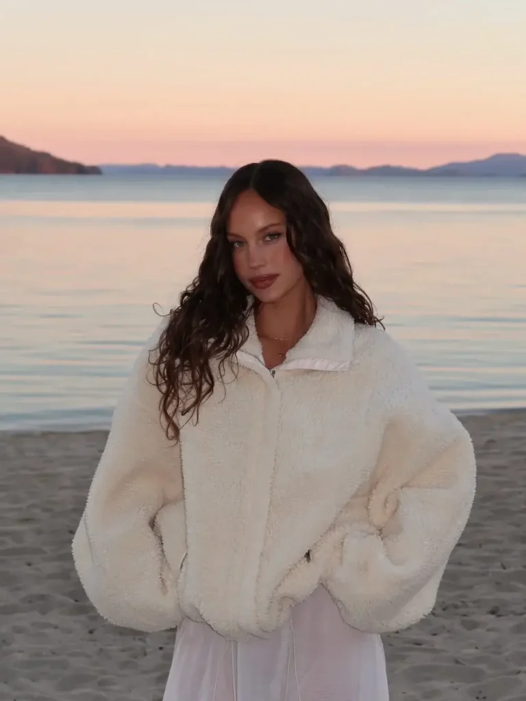 Olivia Mathers photo