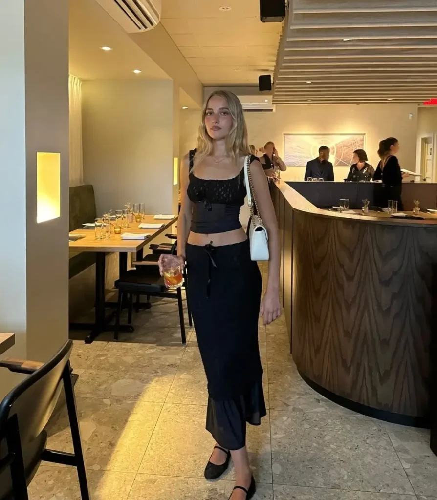 Eva Meloche height