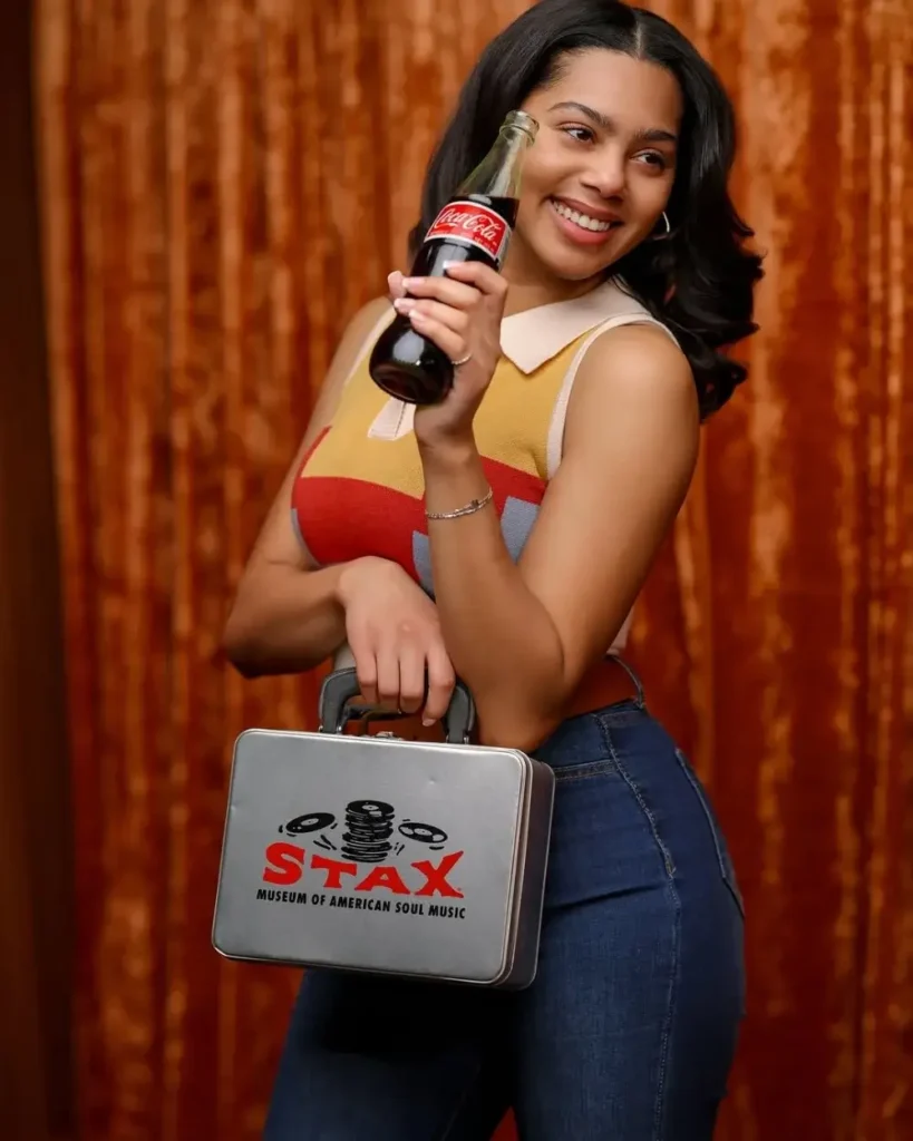 Lindsey Renee picture