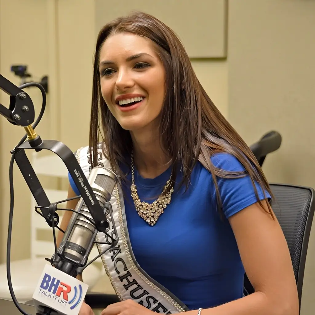 Polikseni Manxhari pics