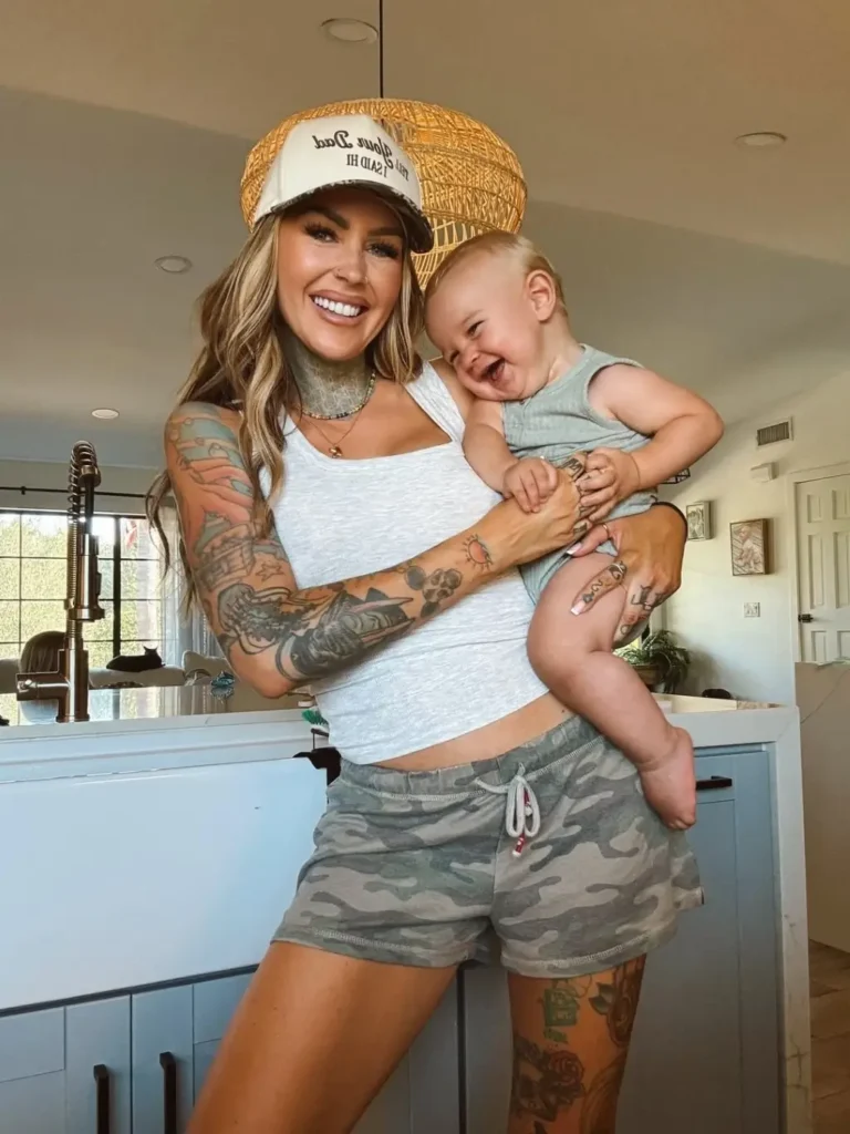 Kristen Leanne With kids