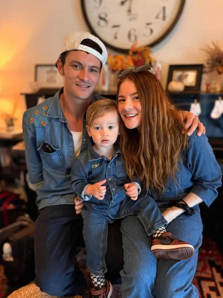 Shiloh Fernandez wife and children