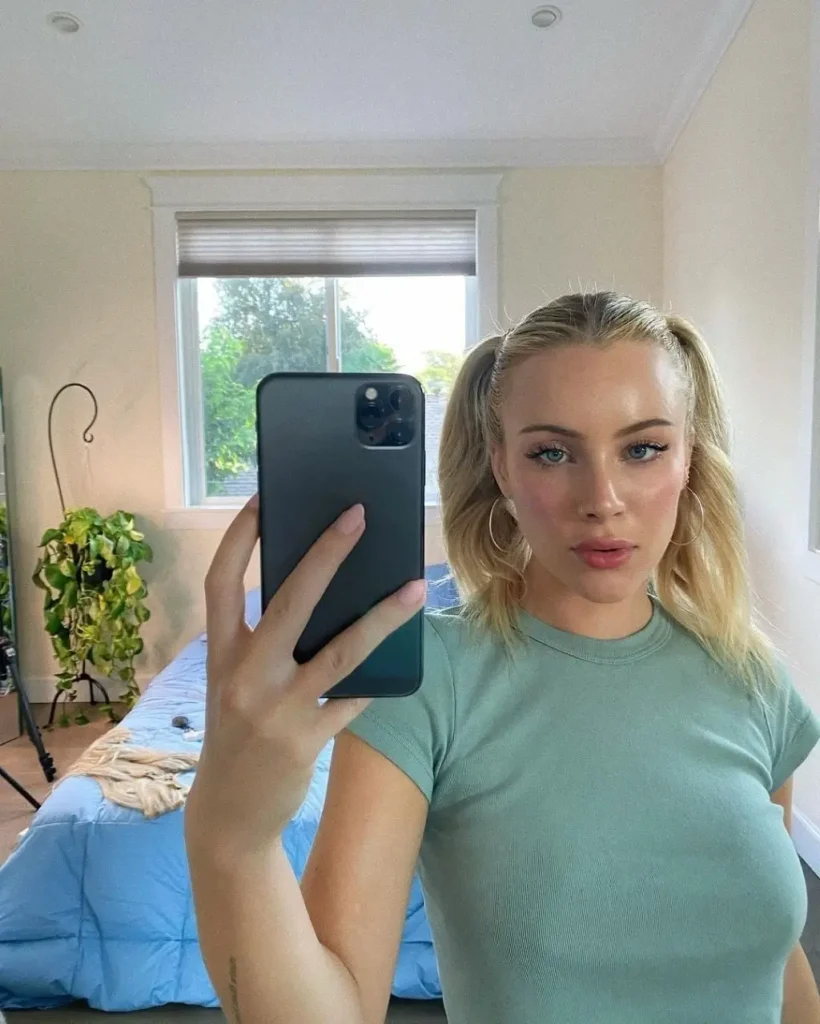 Daisy Keech Fitness
